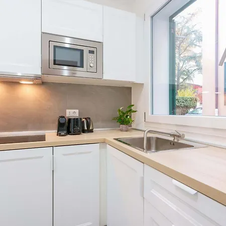 Levante Collection By Lesdomus - Strategico Ospedale Sant'orsola Apartment *